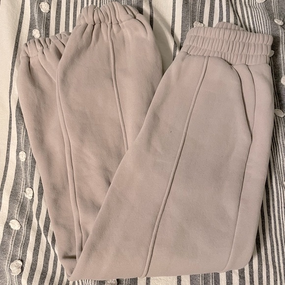 4th & Reckless Highwaisted joggers/sweatpants. XS . - Picture 2 of 3